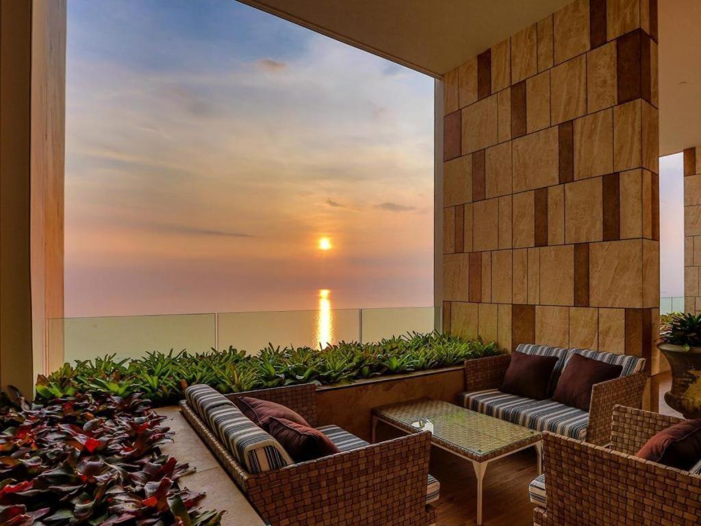 The Riviera Jomtien Studio Sea View High Floor Apartment Exterior photo